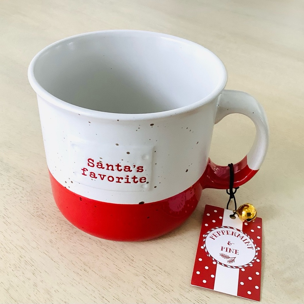 Peppermint Pine Lidded ‘Santa’s Favorite’ Holiday Mug